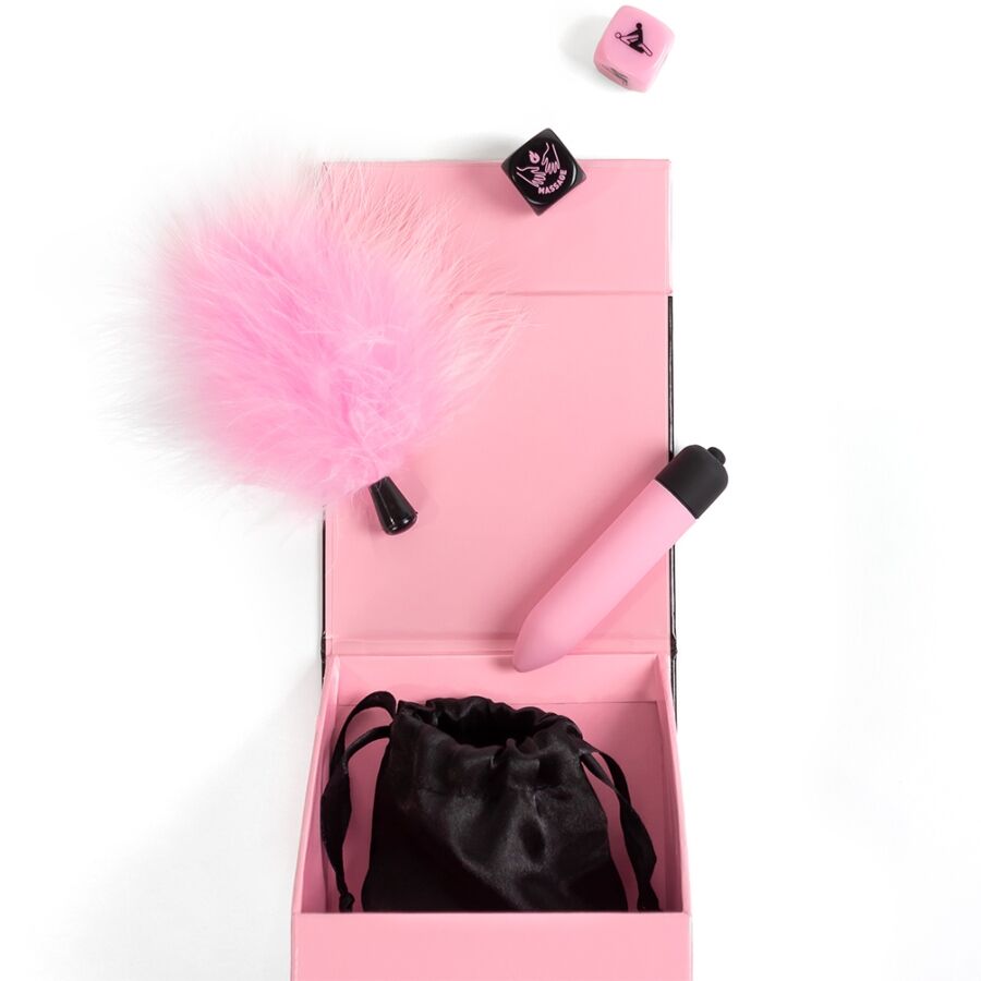 CAJA DE PLACERES PARA PAREJAS DADOS + BALA VIBRADORA + PLUMERO